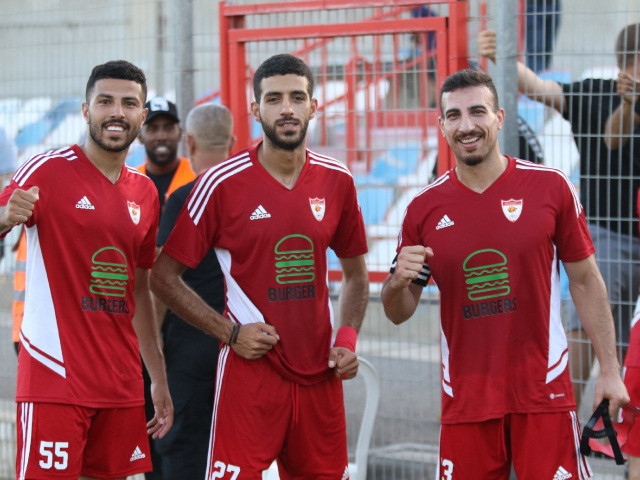 שחקני טירה. רוצים לחזור למסלול הניצחונות (דאפר מחאמיד)